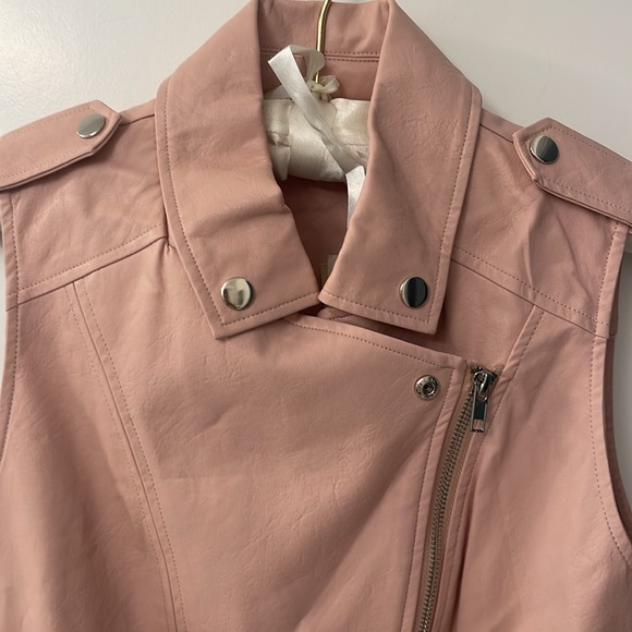 ELODIE FAUX LEATHER/ Vegan VEST/zipper/ Belt/pockets with zippers/ lined - Picture 2 of 15